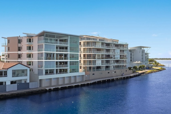 Our long-serving client who has engaged us for property acquisition and consultancy services over several years, sought our expert evaluation of a rare penthouse-style apartment. The property, positioned in a waterfront boutique building with just five apartments (one per floor), was an exceptional offering for the area and was scheduled for auction. Following a comprehensive market analysis and due diligence, we recommended our client that the property is worth pursuing. Through a well-executed strategy, we successfully negotiated the purchase prior to auction, securing the property despite strong competition.