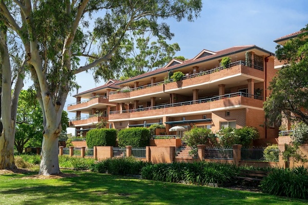 Locate Negotiate was engaged by a busy professional seeking an investment property in Cronulla or Caringbah. The brief was clear: find an apartment with strong growth prospects, solid rental demand, low maintenance, and potential to add value. The client required support identifying suitable on- and off-market opportunities and a trusted advisor to manage the process efficiently.